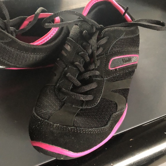 Tony Little Cheeks Barefoot - Picture 3 of 5